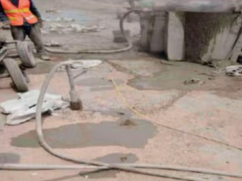 东乡水泥混凝土路面板底注浆技术 路面脱空注浆整治方案